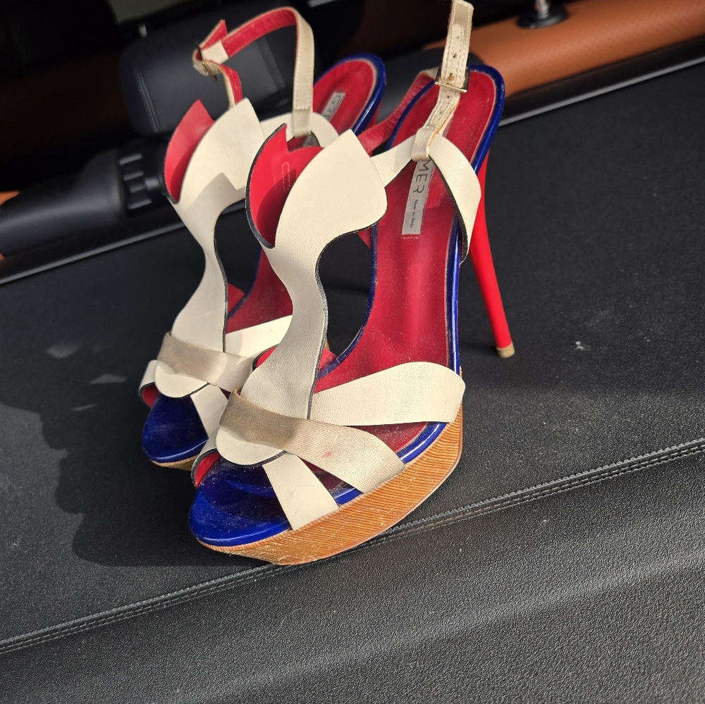 Stunning pair of heels